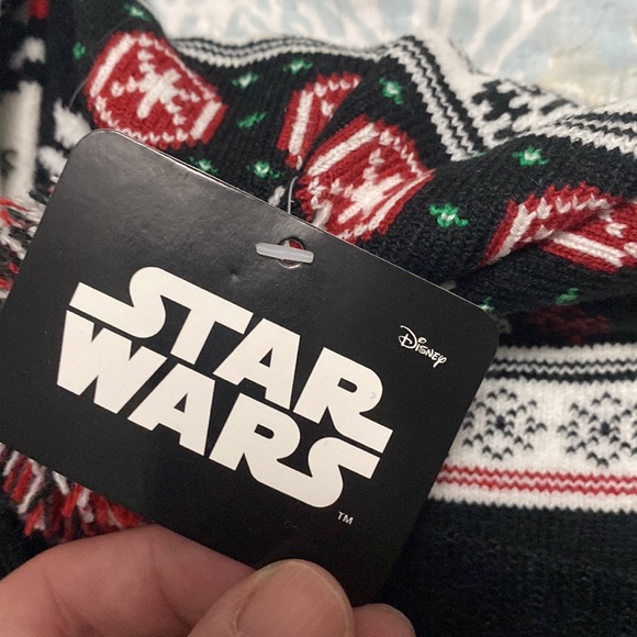 Star Wars Scarf and touque  - Smugglers Bounty - new - Picture 4 of 6